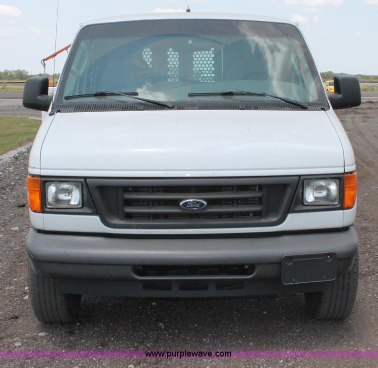 image for item C2600 2006 Ford E350 Super Duty cargo van