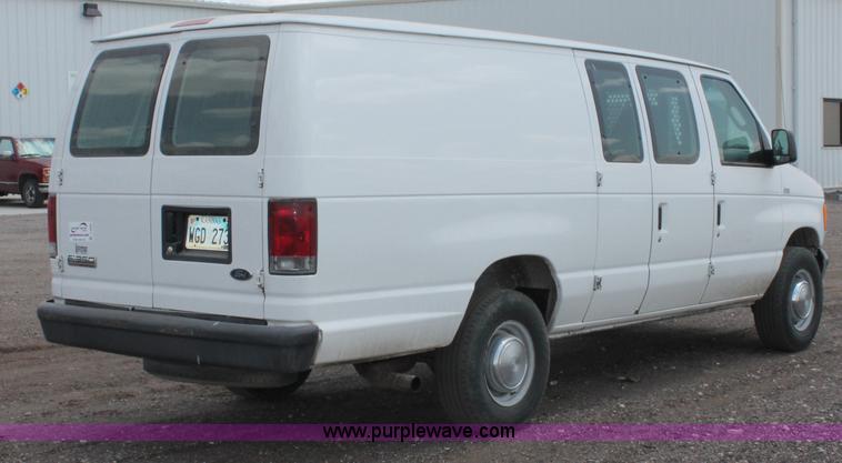 image for item C2600 2006 Ford E350 Super Duty cargo van