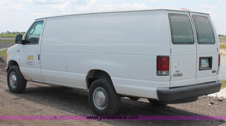 image for item C2600 2006 Ford E350 Super Duty cargo van