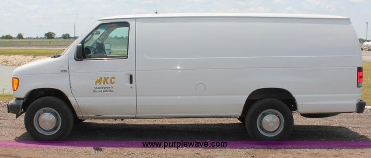 image for item C2600 2006 Ford E350 Super Duty cargo van