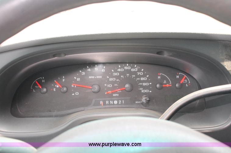 image for item C2600 2006 Ford E350 Super Duty cargo van