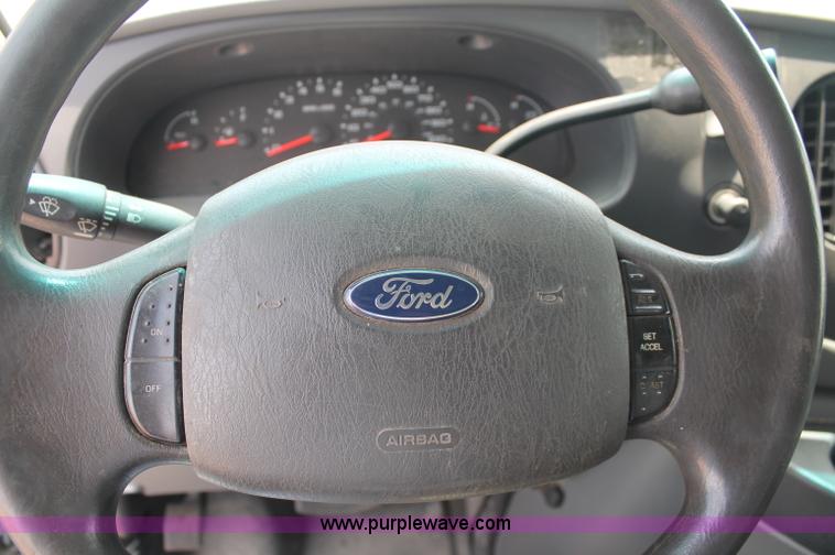 image for item C2600 2006 Ford E350 Super Duty cargo van