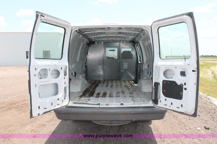 image for item C2600 2006 Ford E350 Super Duty cargo van