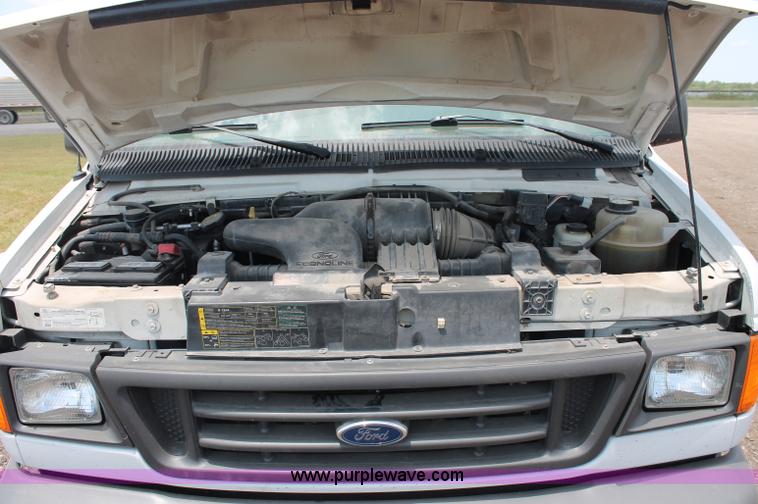 image for item C2600 2006 Ford E350 Super Duty cargo van