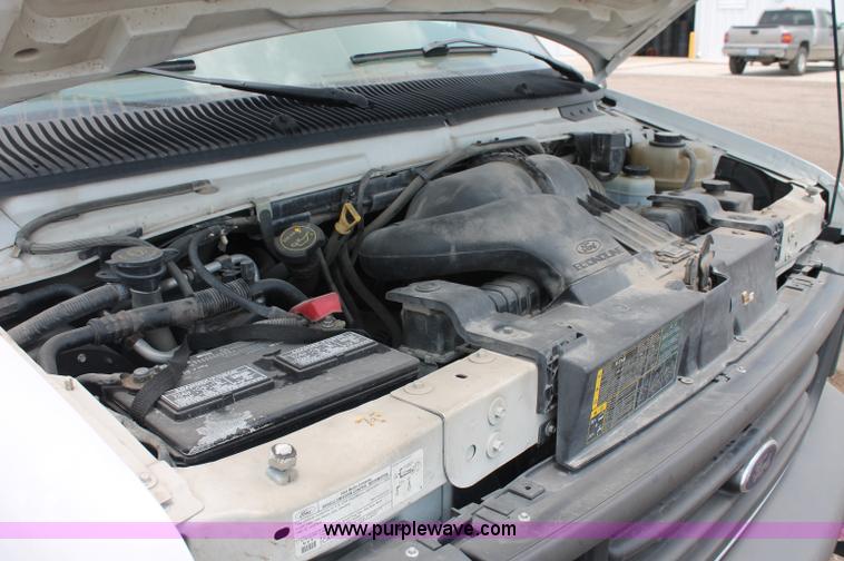 image for item C2600 2006 Ford E350 Super Duty cargo van