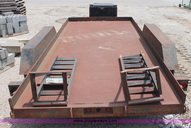 image for item C2605 2000 Roadhog Uniloader tandem axle trailer