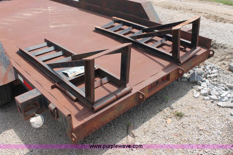 image for item C2605 2000 Roadhog Uniloader tandem axle trailer