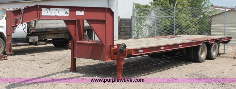 image for item C2609 2001 Roadhog low profile tandem axle gooseneck trailer