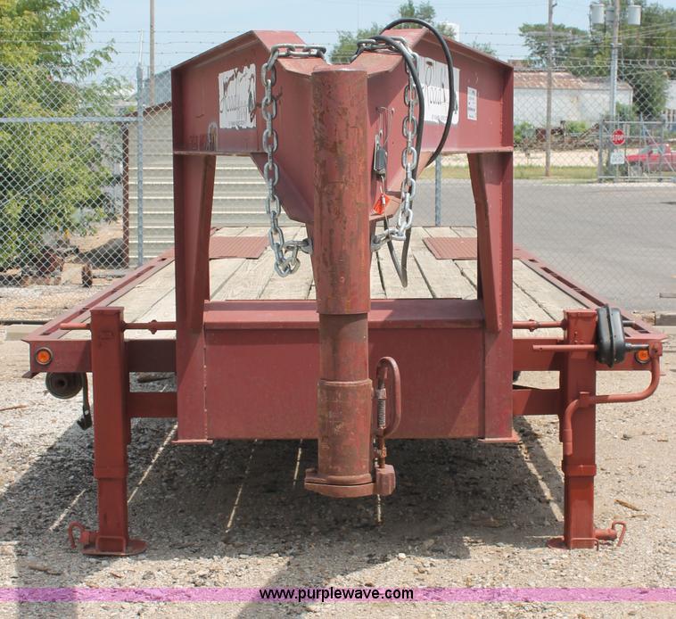 image for item C2609 2001 Roadhog low profile tandem axle gooseneck trailer