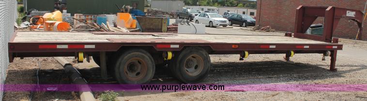image for item C2609 2001 Roadhog low profile tandem axle gooseneck trailer