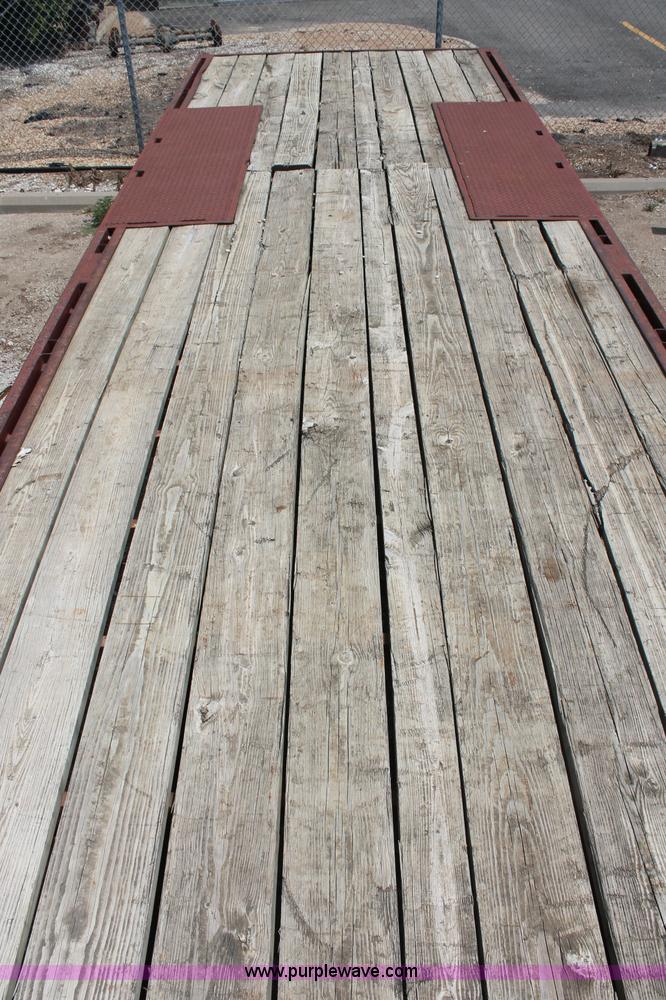 image for item C2609 2001 Roadhog low profile tandem axle gooseneck trailer