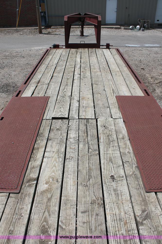 image for item C2609 2001 Roadhog low profile tandem axle gooseneck trailer