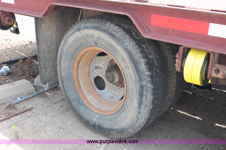 image for item C2609 2001 Roadhog low profile tandem axle gooseneck trailer