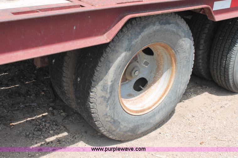 image for item C2609 2001 Roadhog low profile tandem axle gooseneck trailer