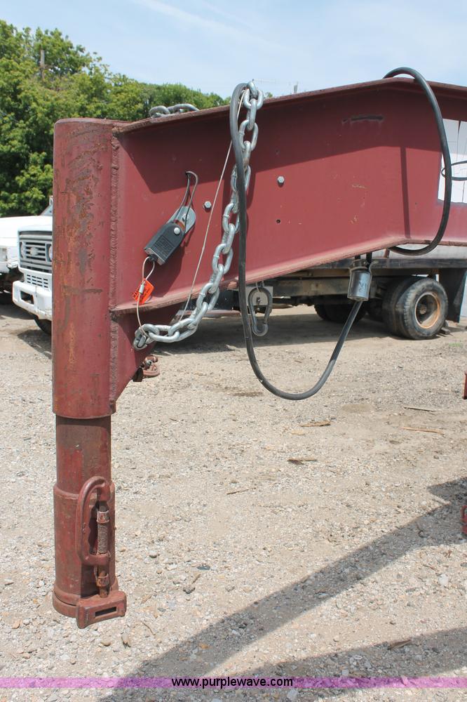 image for item C2609 2001 Roadhog low profile tandem axle gooseneck trailer