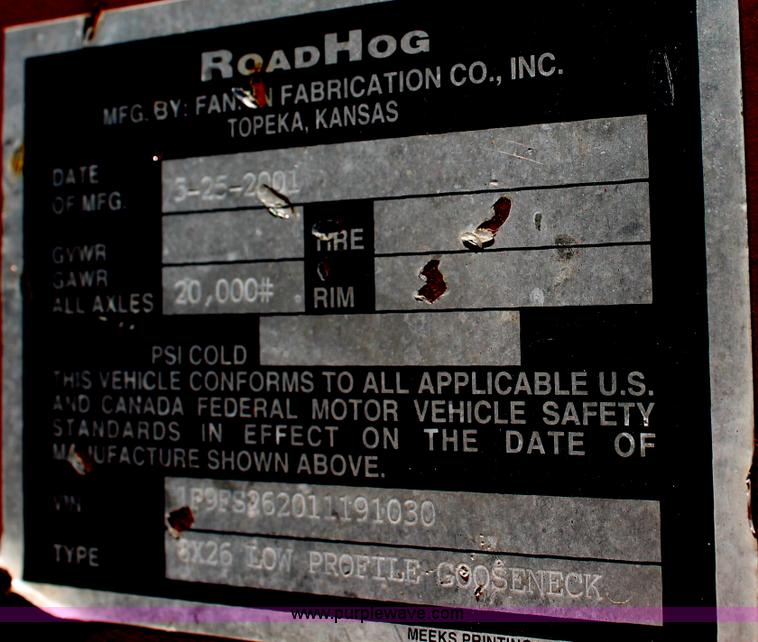 image for item C2609 2001 Roadhog low profile tandem axle gooseneck trailer