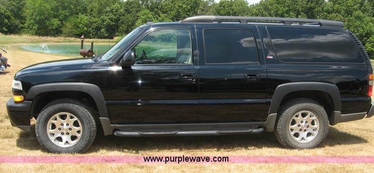 image for item C2613 2006 Chevrolet Suburban 1500 Z71 SUV