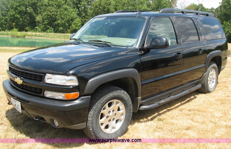 image for item C2613 2006 Chevrolet Suburban 1500 Z71 SUV