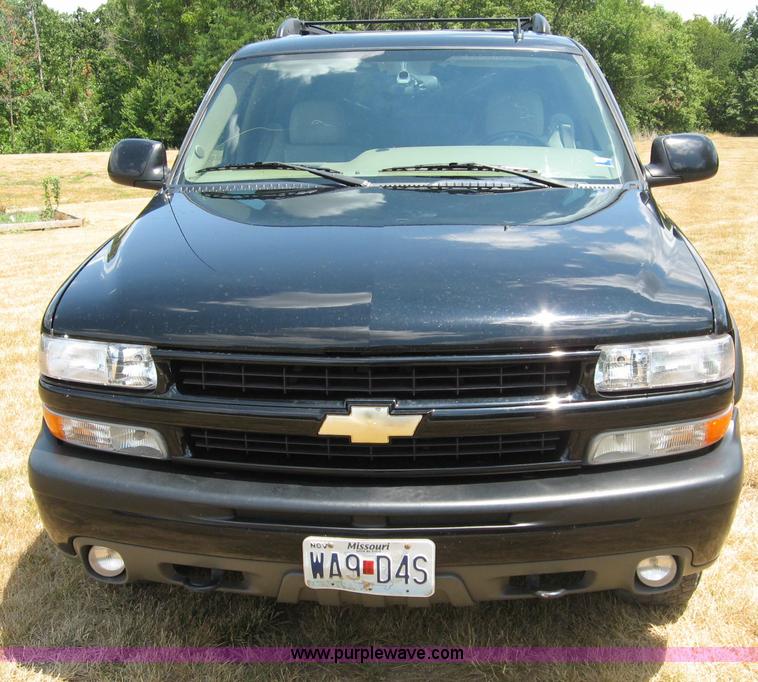 image for item C2613 2006 Chevrolet Suburban 1500 Z71 SUV