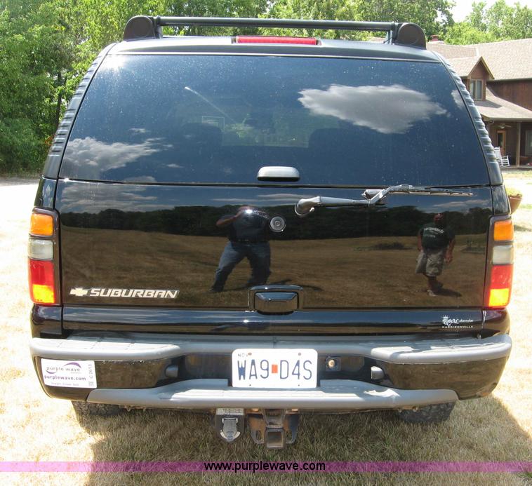 image for item C2613 2006 Chevrolet Suburban 1500 Z71 SUV