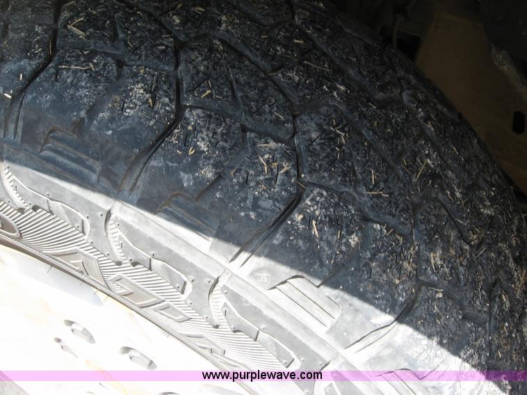 image for item C2613 2006 Chevrolet Suburban 1500 Z71 SUV