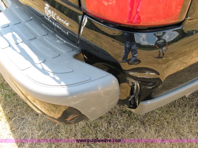 image for item C2613 2006 Chevrolet Suburban 1500 Z71 SUV