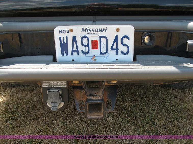 image for item C2613 2006 Chevrolet Suburban 1500 Z71 SUV