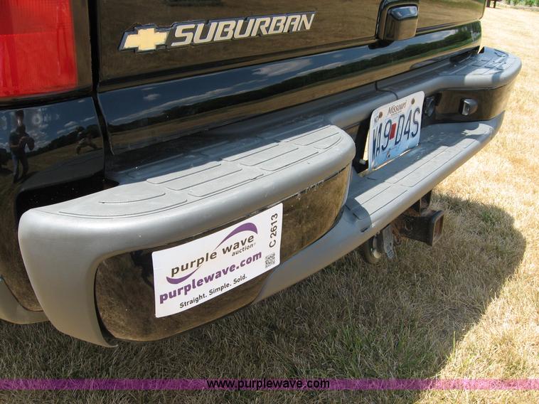 image for item C2613 2006 Chevrolet Suburban 1500 Z71 SUV