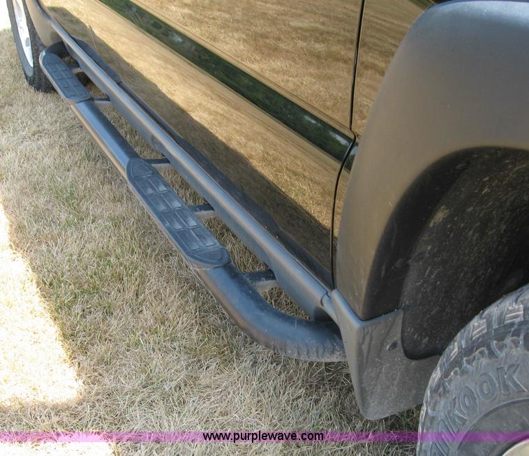 image for item C2613 2006 Chevrolet Suburban 1500 Z71 SUV