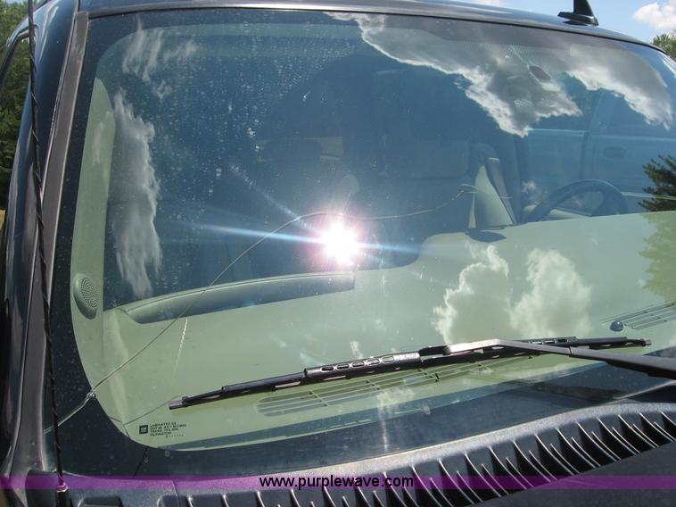 image for item C2613 2006 Chevrolet Suburban 1500 Z71 SUV