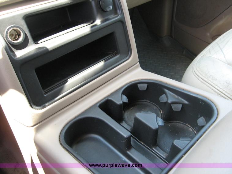 image for item C2613 2006 Chevrolet Suburban 1500 Z71 SUV