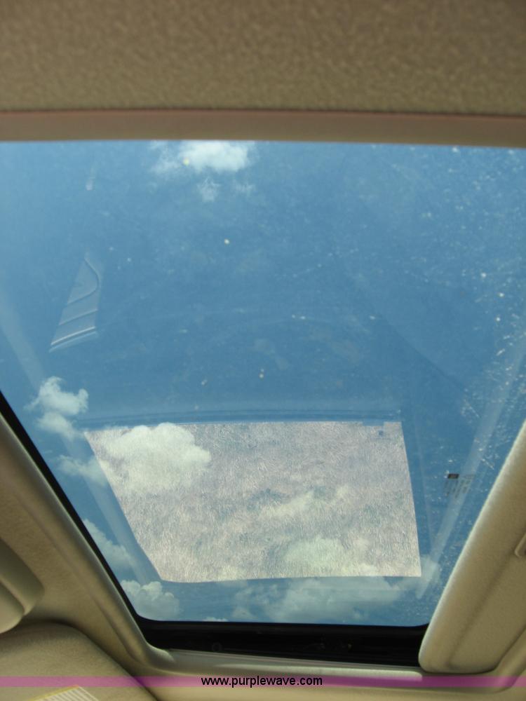 image for item C2613 2006 Chevrolet Suburban 1500 Z71 SUV