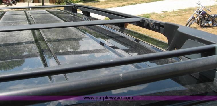 image for item C2613 2006 Chevrolet Suburban 1500 Z71 SUV