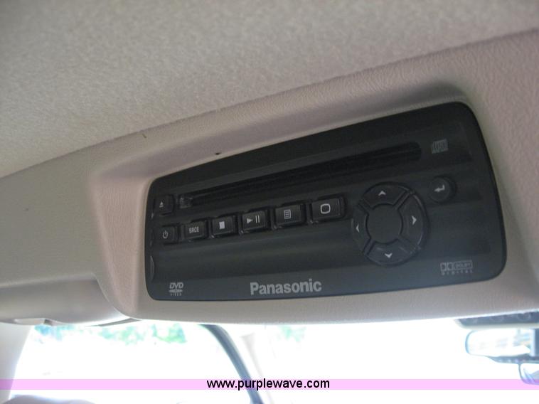 image for item C2613 2006 Chevrolet Suburban 1500 Z71 SUV