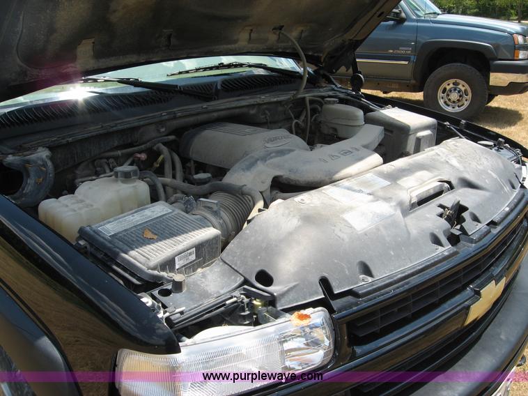 image for item C2613 2006 Chevrolet Suburban 1500 Z71 SUV