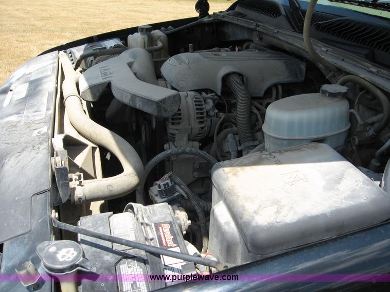 image for item C2613 2006 Chevrolet Suburban 1500 Z71 SUV