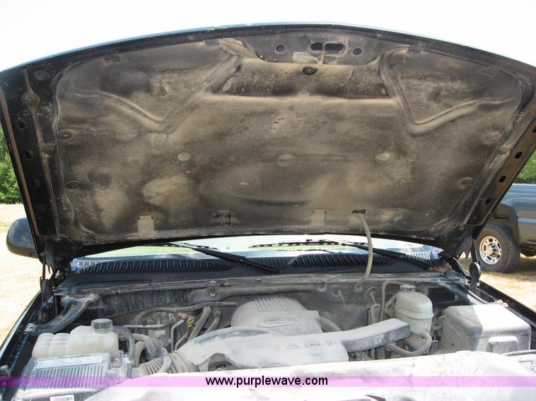 image for item C2613 2006 Chevrolet Suburban 1500 Z71 SUV