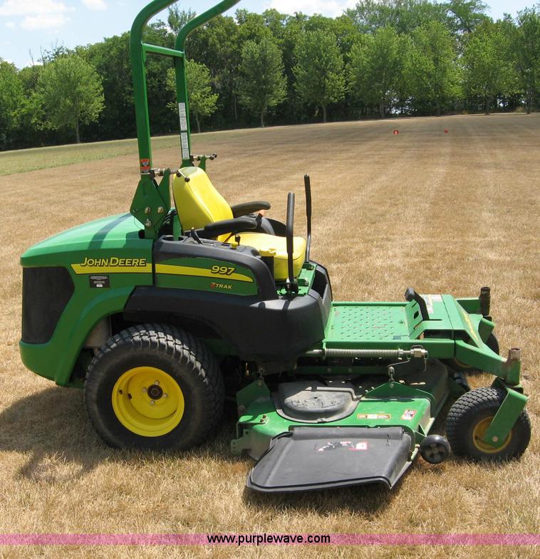 John Deere 997 ZTRAK lawn mower in Harrisonville, MO | Item C2615 sold