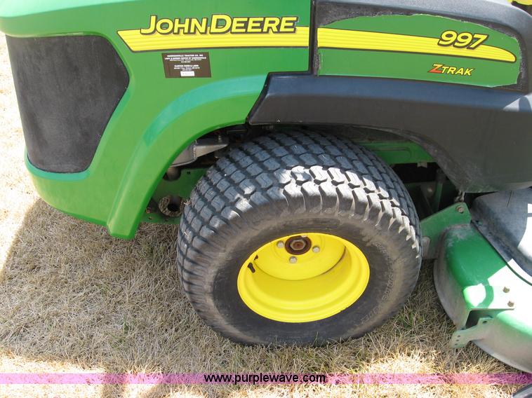 image for item C2615 John Deere 997 ZTRAK lawn mower