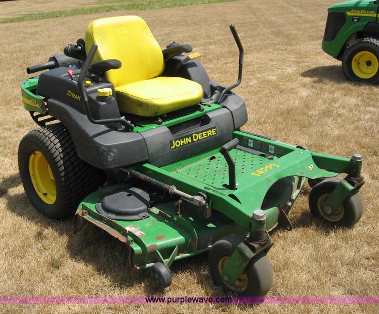 image for item C2616 John Deere 757 ZTRAK lawn mower