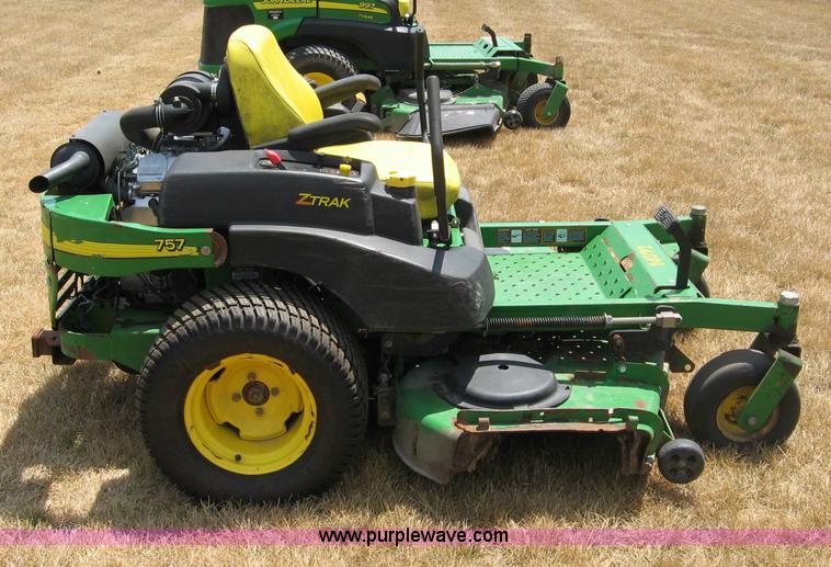 image for item C2616 John Deere 757 ZTRAK lawn mower