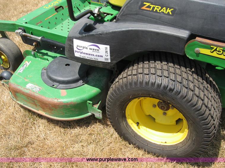 image for item C2616 John Deere 757 ZTRAK lawn mower