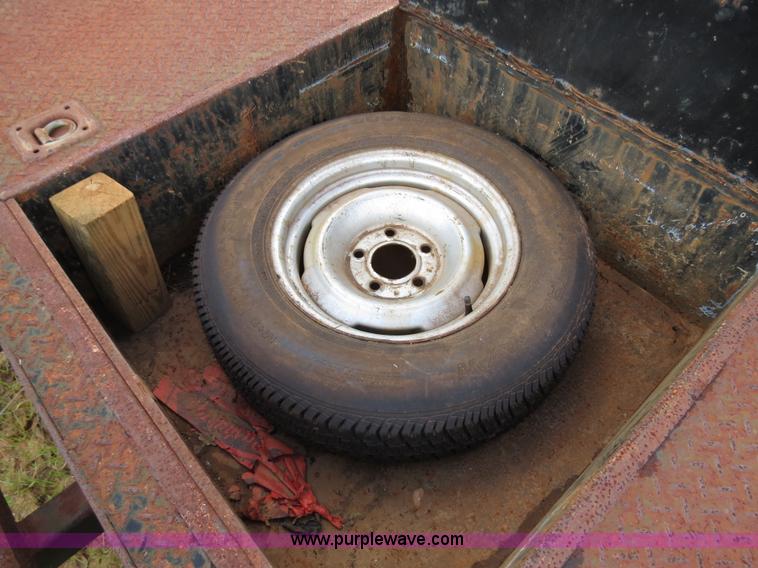 image for item C9720 1993 18' flatbed utility trailer