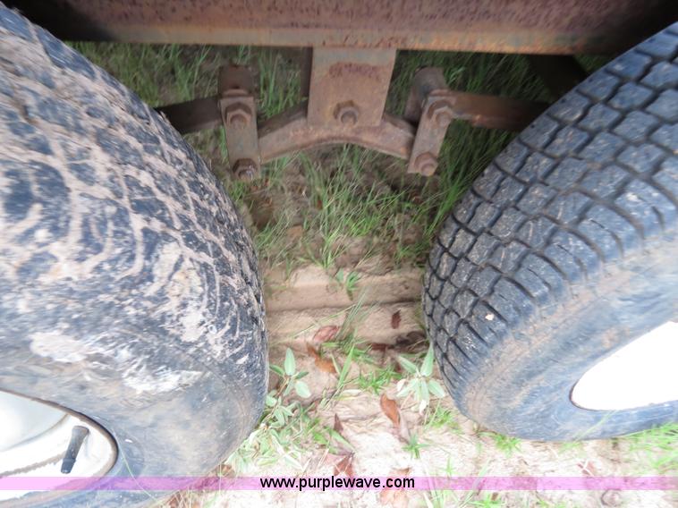 image for item C9720 1993 18' flatbed utility trailer