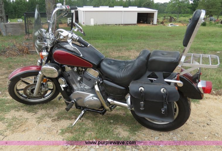image for item C9733 1998 Kawasaki Vulcan 1500 motorcycle