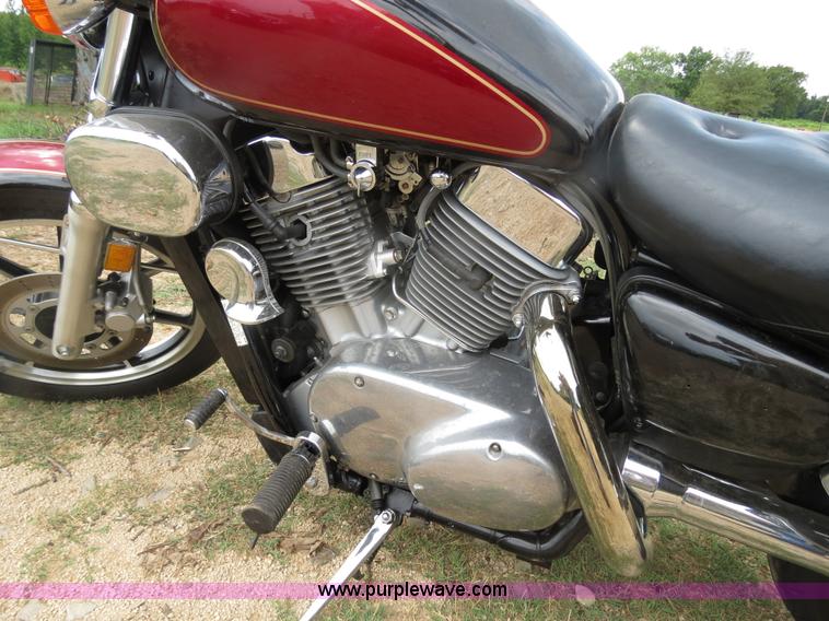 image for item C9733 1998 Kawasaki Vulcan 1500 motorcycle