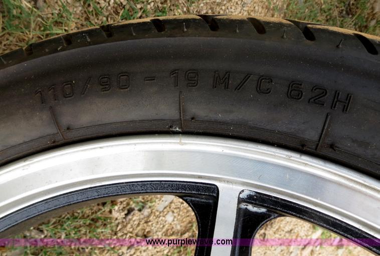 image for item C9733 1998 Kawasaki Vulcan 1500 motorcycle