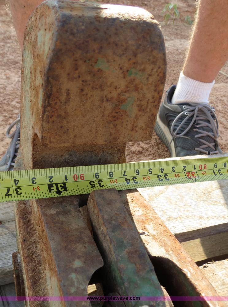 image for item C9737 Category 2/3N three point quick hitch