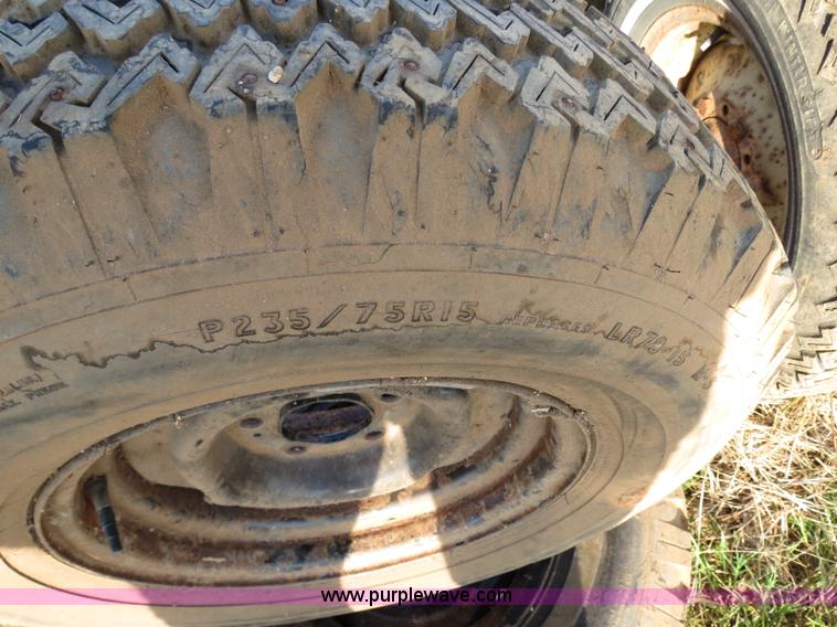 image for item C9742 Assorted tires and rims
