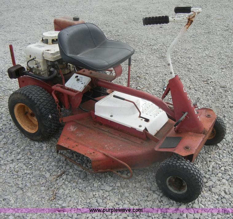 image for item D4261 Snapper Comet lawn mower